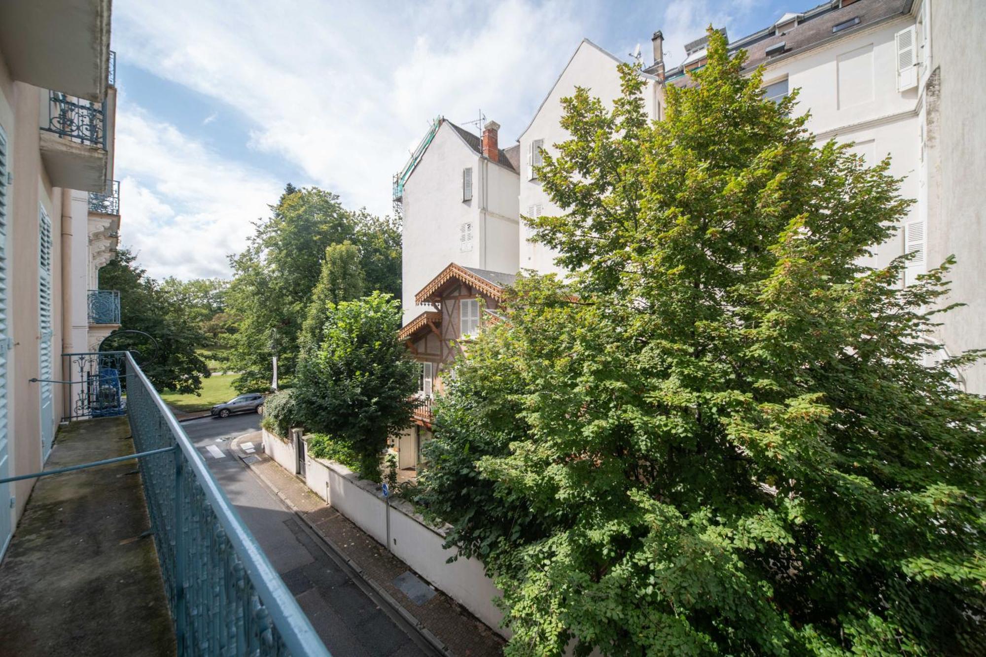 Residence Serbie - Appartements Design Et Climatises En Centre Ville Vichy Bagian luar foto