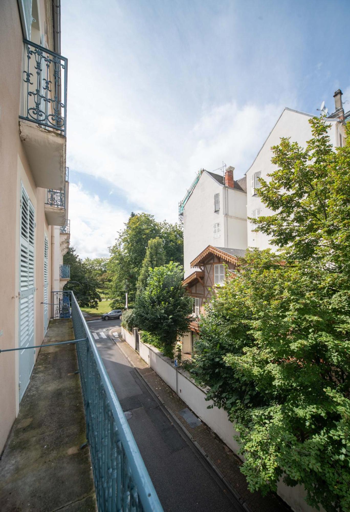 Residence Serbie - Appartements Design Et Climatises En Centre Ville Vichy Bagian luar foto