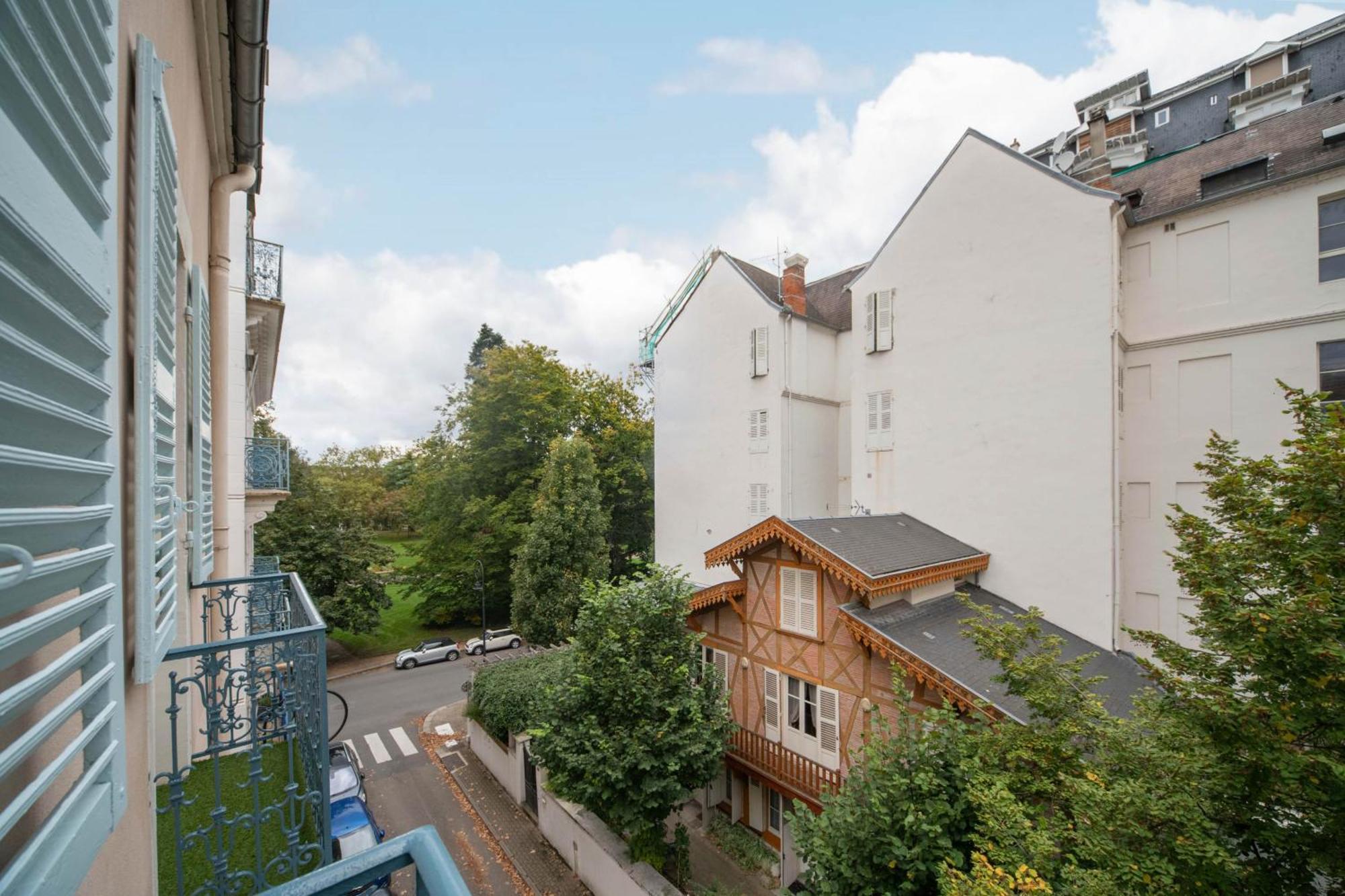 Residence Serbie - Appartements Design Et Climatises En Centre Ville Vichy Bagian luar foto